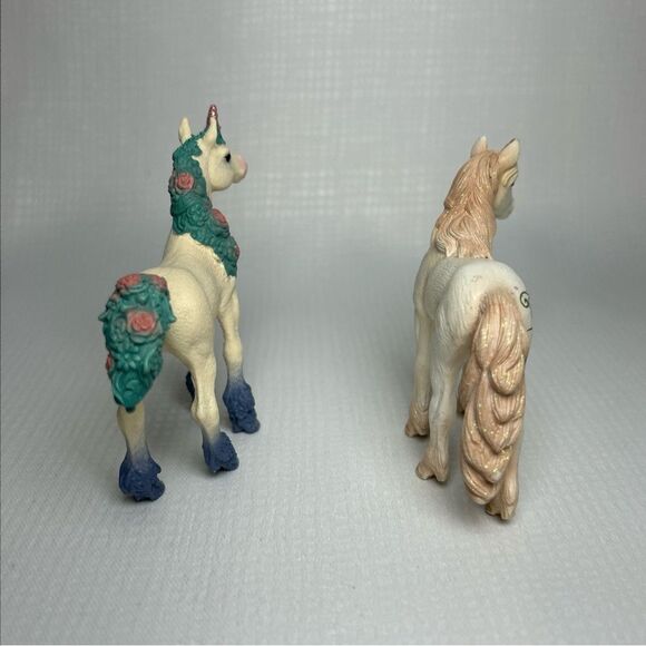 Set Of 3 Schleich Unicorn Horses Roses Floral & Rainbow With Jewels - Picture 6 of 15